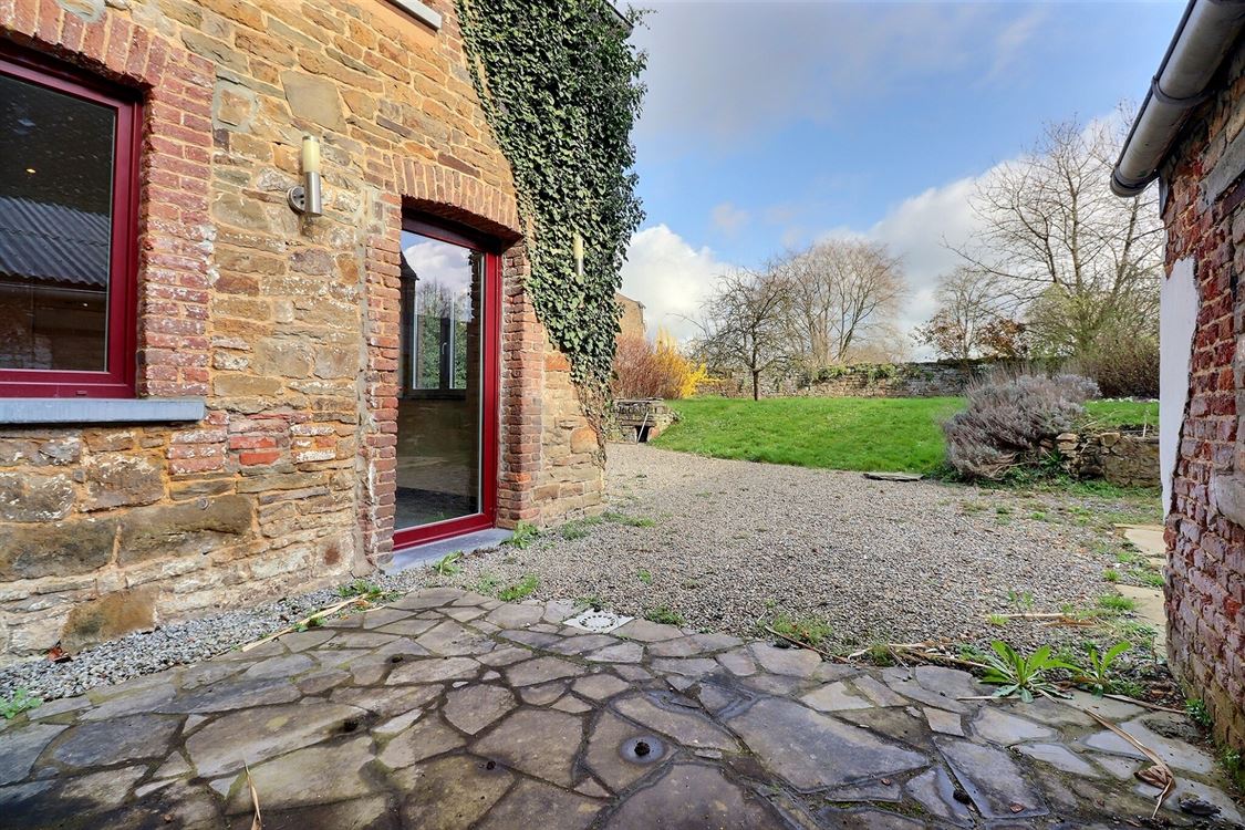 Villa/maison/ferme à LUSTIN (5 chambres)