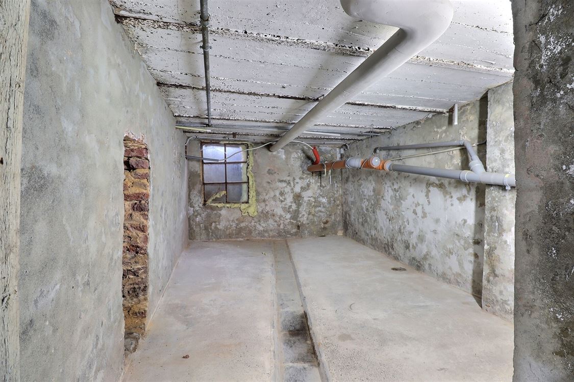 Villa/maison/ferme à LUSTIN (5 chambres)