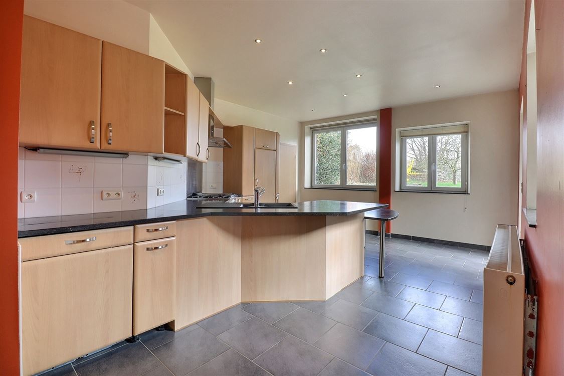 Villa/maison/ferme à LUSTIN (5 chambres)