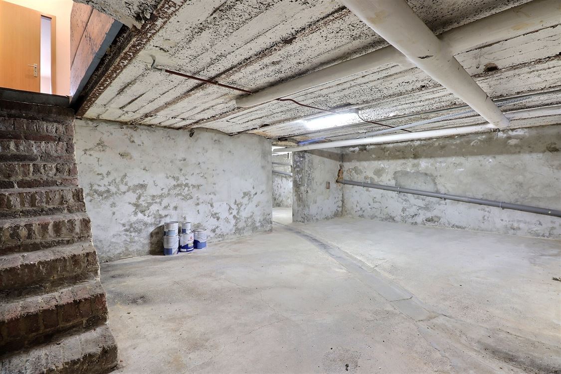 Villa/maison/ferme à LUSTIN (5 chambres)