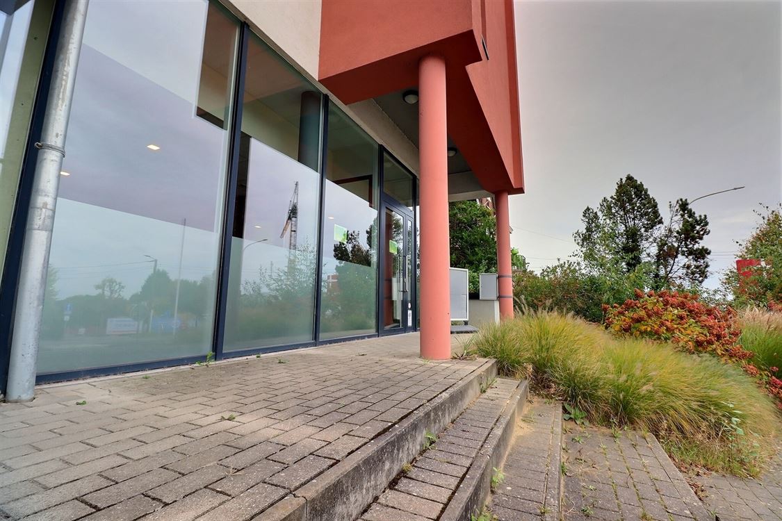 Local commercial à ERPENT (0 chambre)