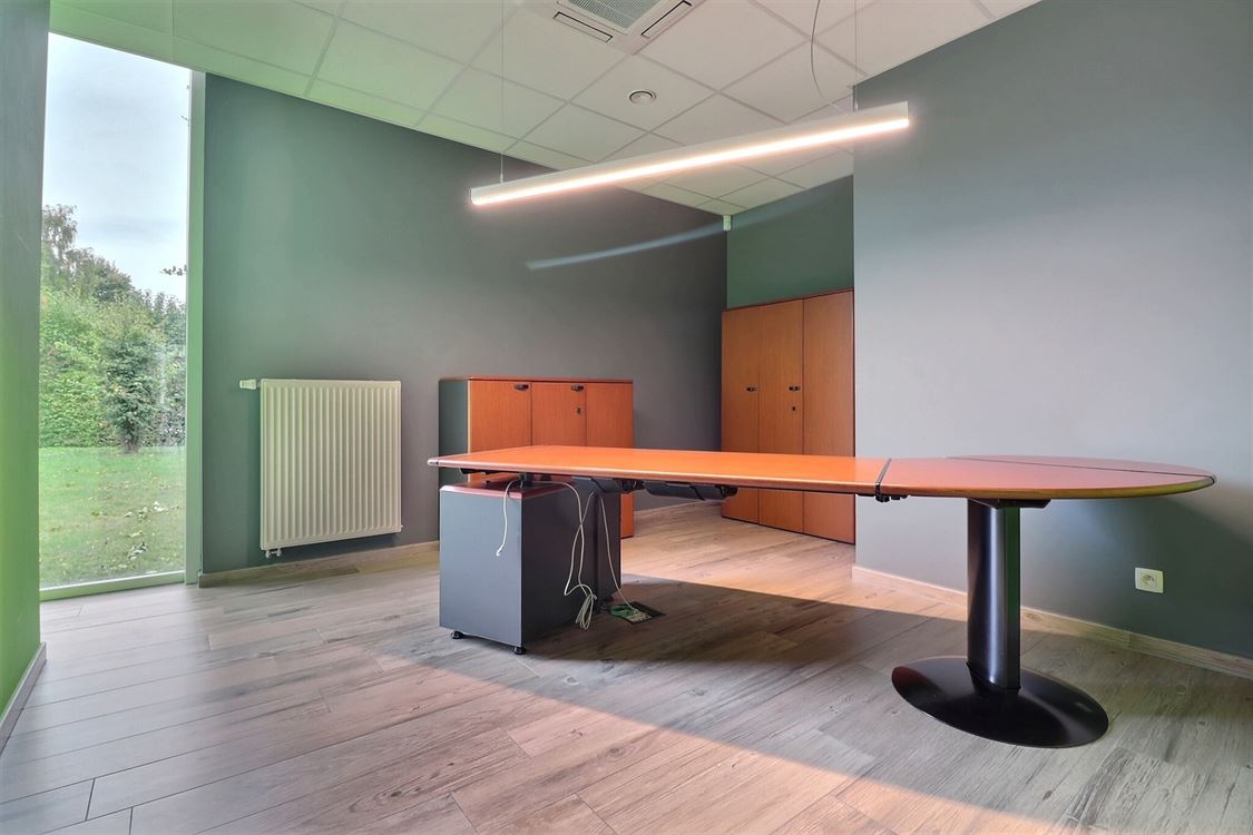 Local commercial à ERPENT (0 chambre)