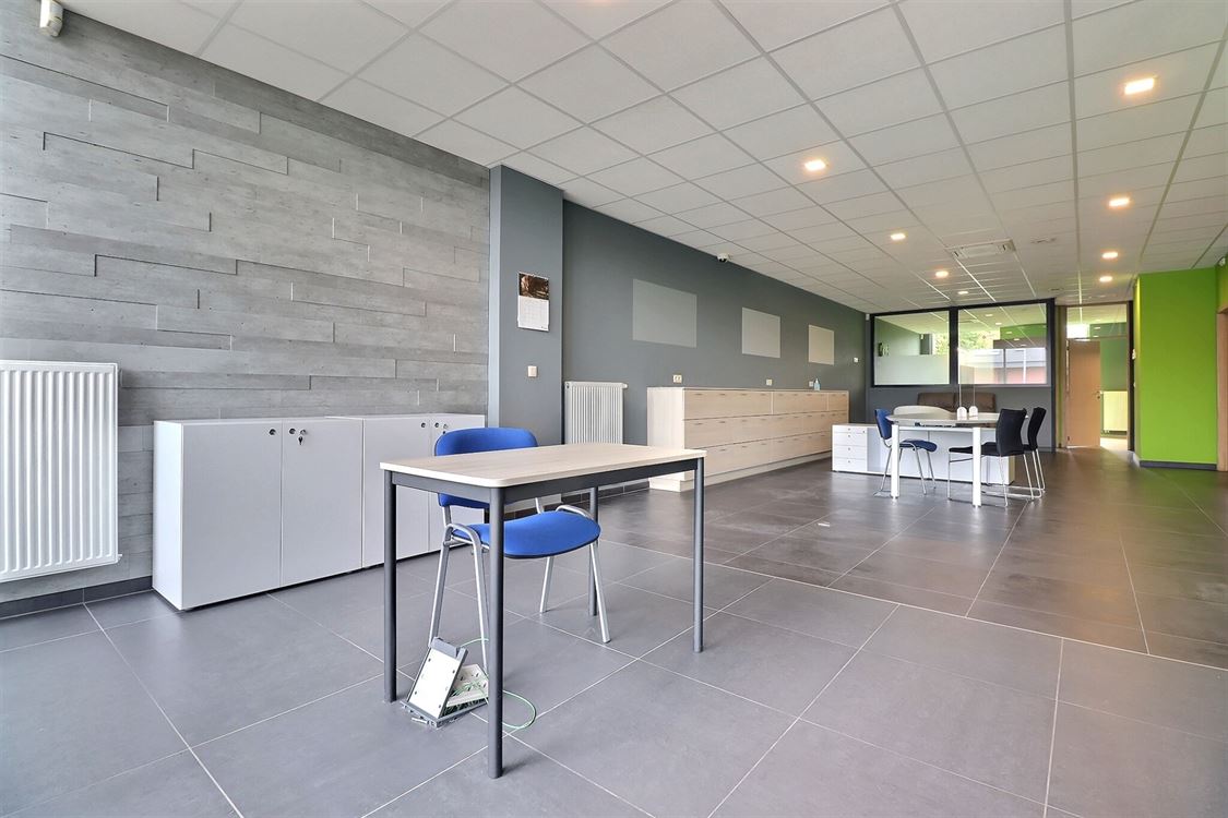 Local commercial à ERPENT (0 chambre)