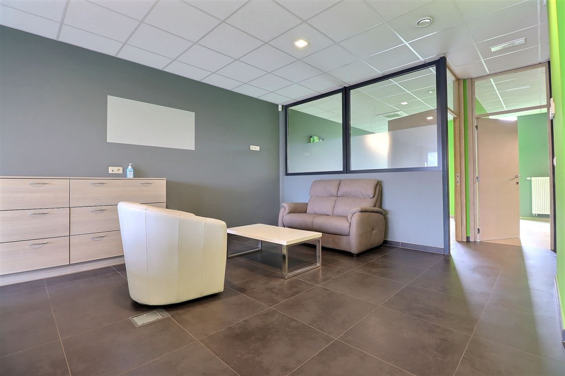 Local commercial à ERPENT (0 chambre)