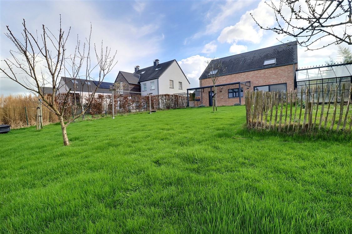 Villa/maison/ferme à ERPENT (3 chambres)