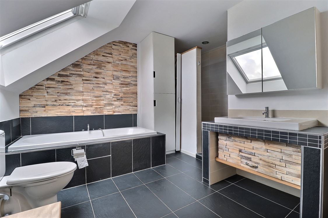 Villa/maison/ferme à ERPENT (3 chambres)