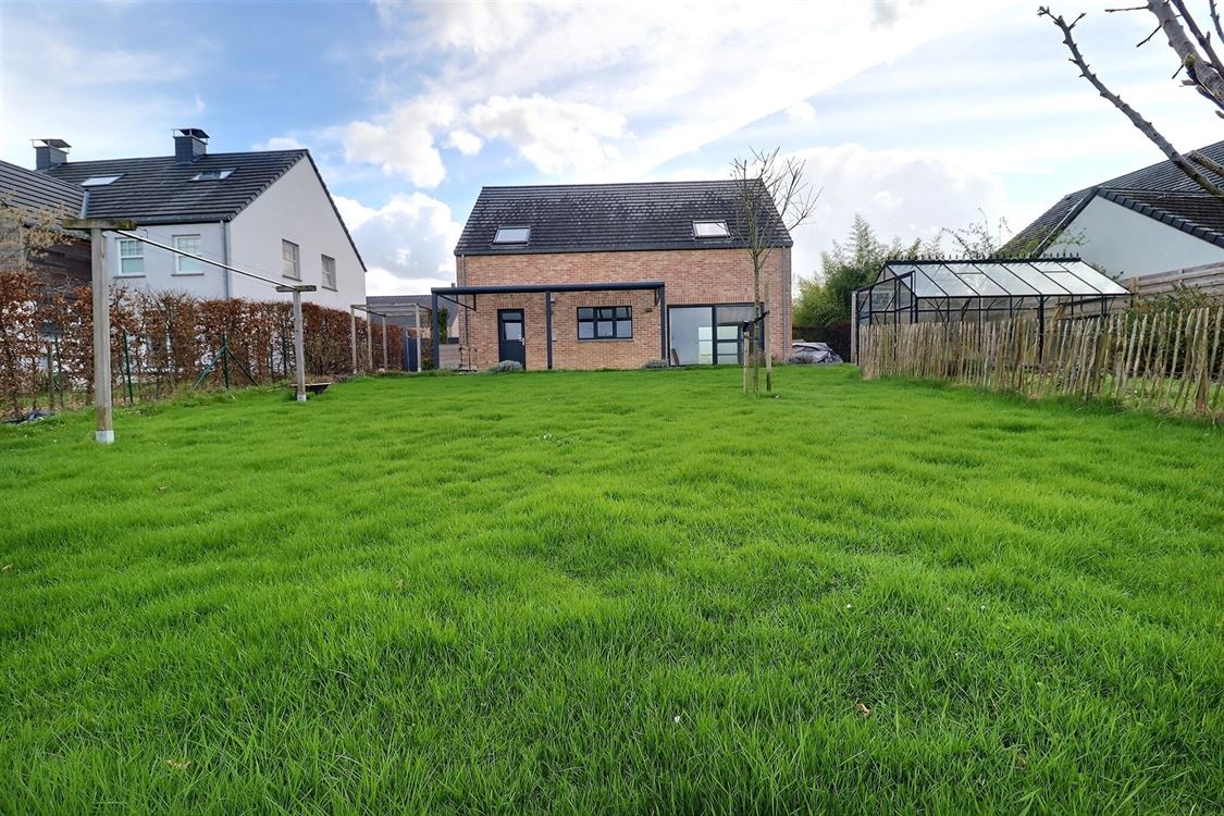 Villa/maison/ferme à ERPENT (3 chambres)