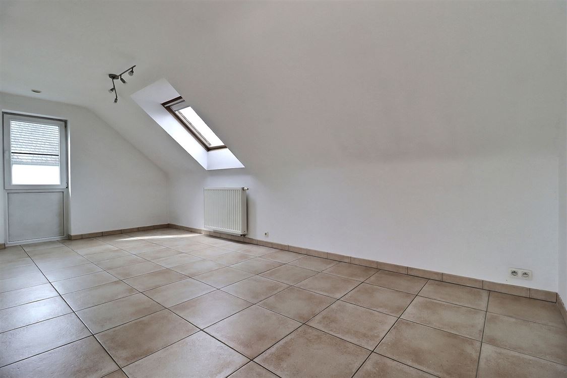 Villa/maison/ferme à ERPENT (3 chambres)