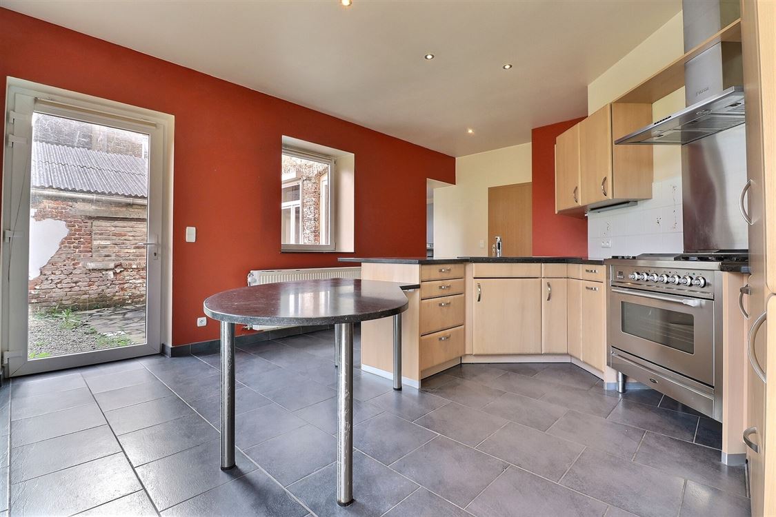 Villa/maison/ferme à LUSTIN (5 chambres)