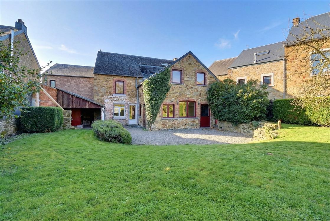 Villa/maison/ferme à LUSTIN (5 chambres)