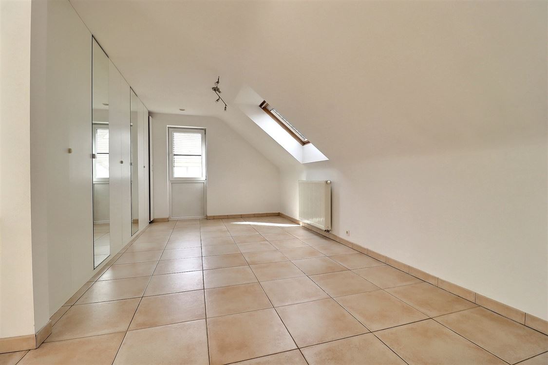 Villa/maison/ferme à ERPENT (3 chambres)