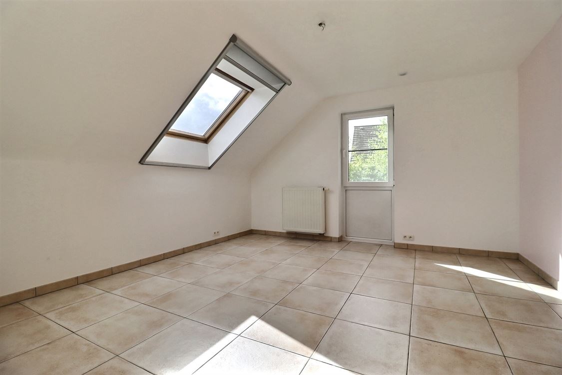 Villa/maison/ferme à ERPENT (3 chambres)