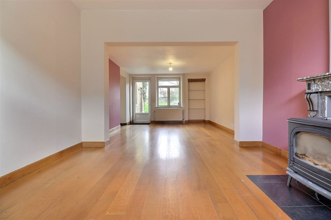 Villa/maison/ferme à LUSTIN (5 chambres)