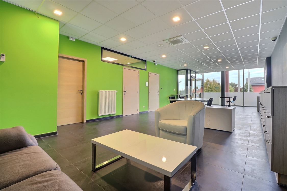 Local commercial à ERPENT (0 chambre)