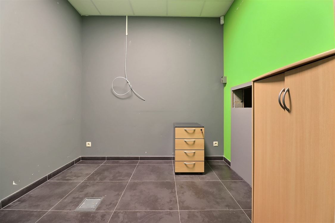 Local commercial à ERPENT (0 chambre)