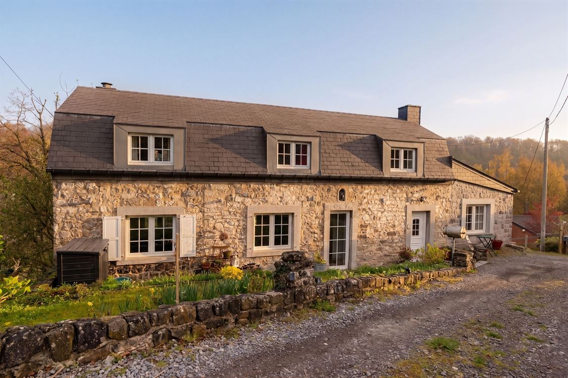 Villa/maison/ferme à LIVES-SUR-MEUSE (3 chambres)