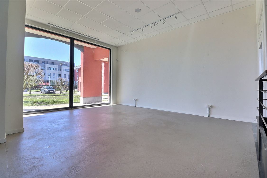 Local commercial à ERPENT (0 chambre)