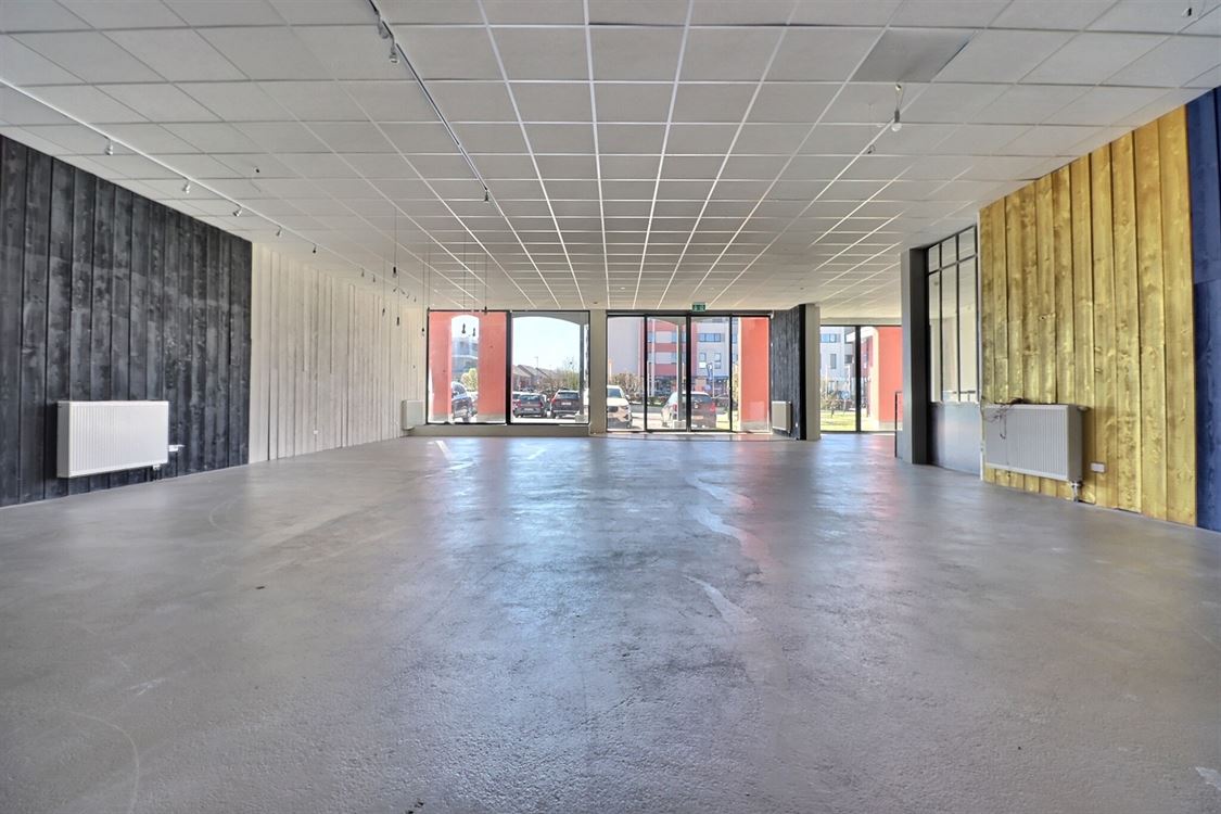 Local commercial à ERPENT (0 chambre)
