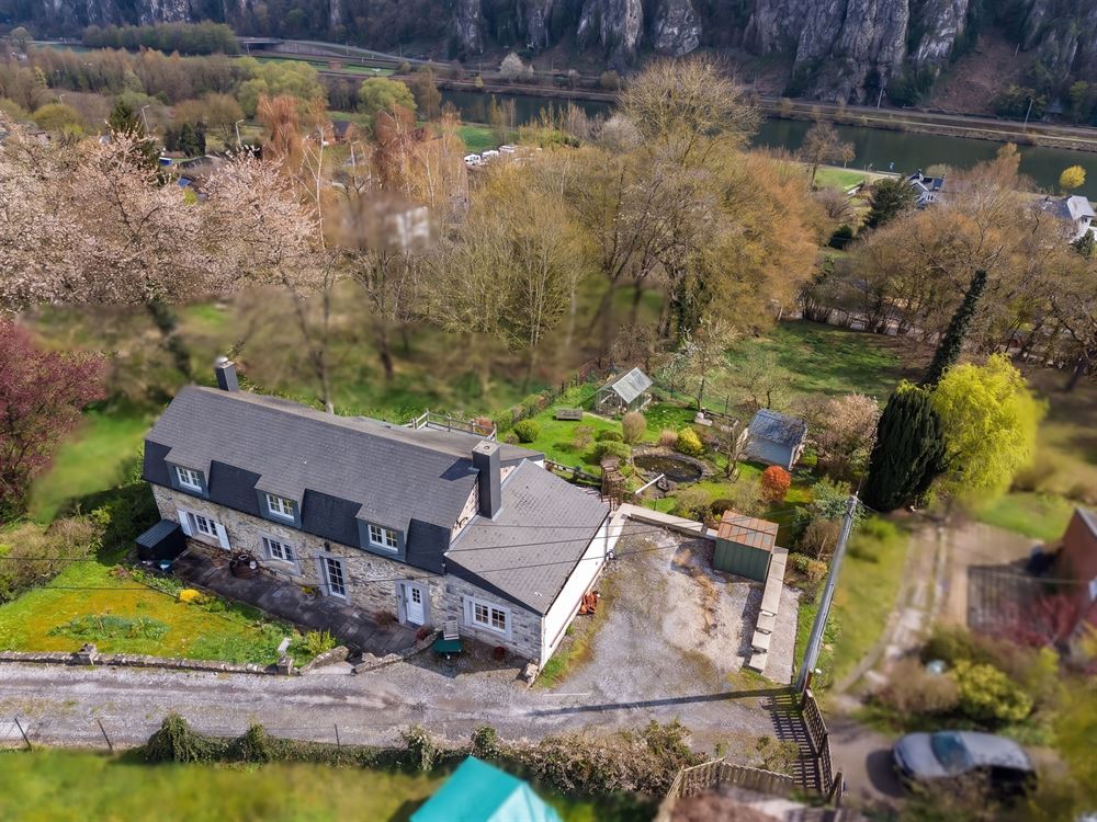 Villa/maison/ferme à LIVES-SUR-MEUSE (3 chambres)