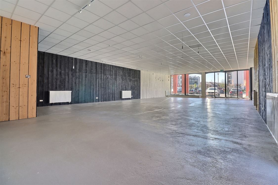 Local commercial à ERPENT (0 chambre)