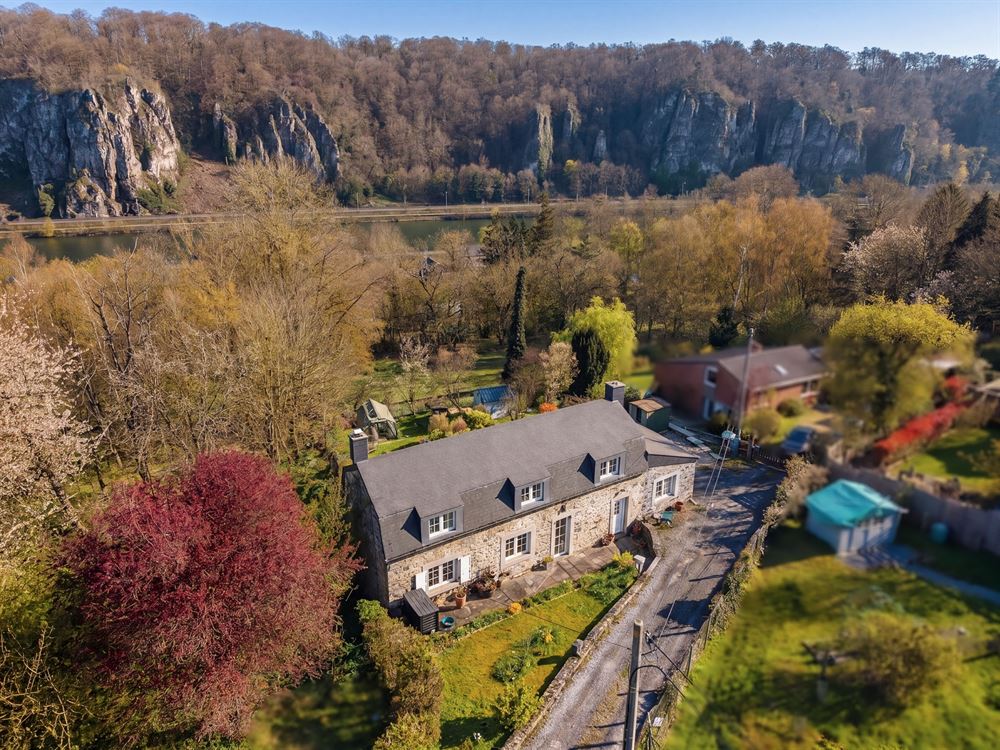 Villa/maison/ferme à LIVES-SUR-MEUSE (3 chambres)