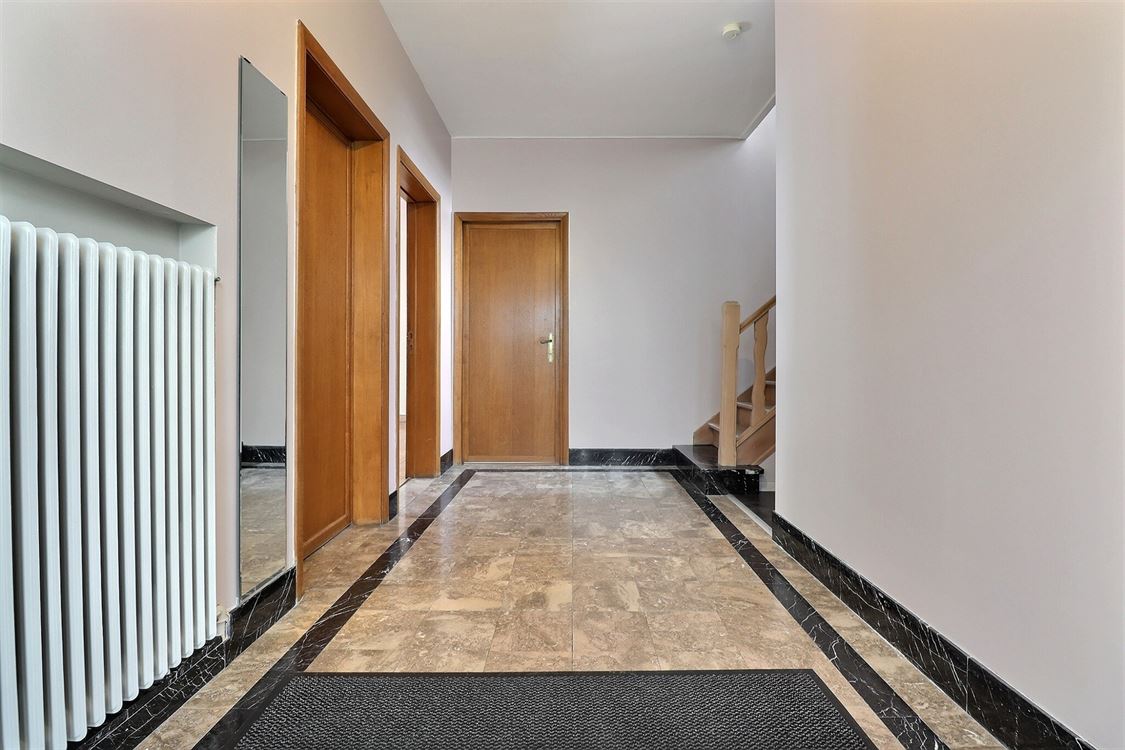 Villa/maison/ferme à NAMUR (5 chambres)