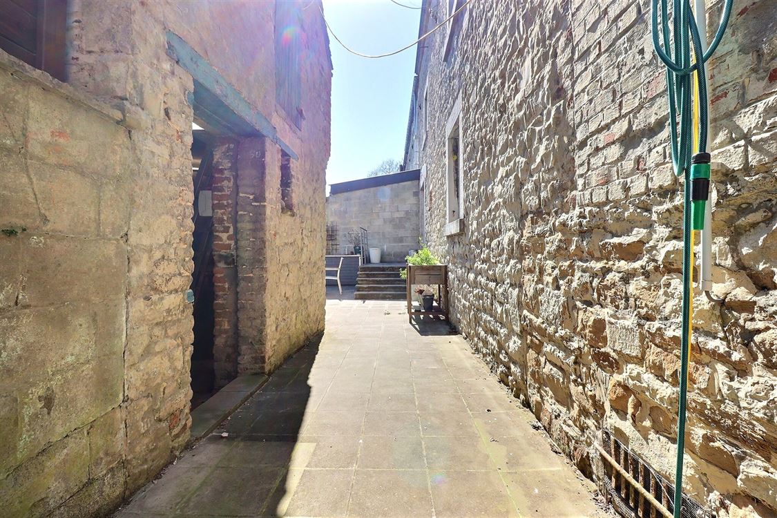 Villa/maison/ferme à ASSESSE (3 chambres)