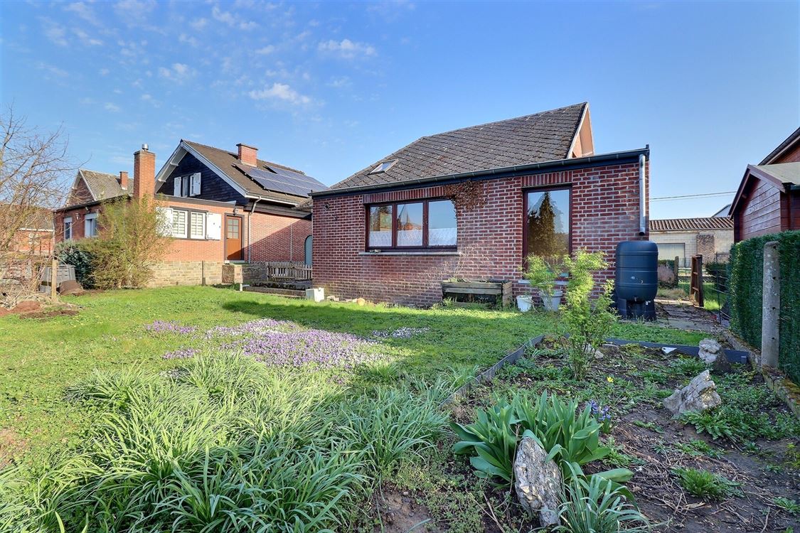 Villa/maison/ferme à ANHÉE (4 chambres)