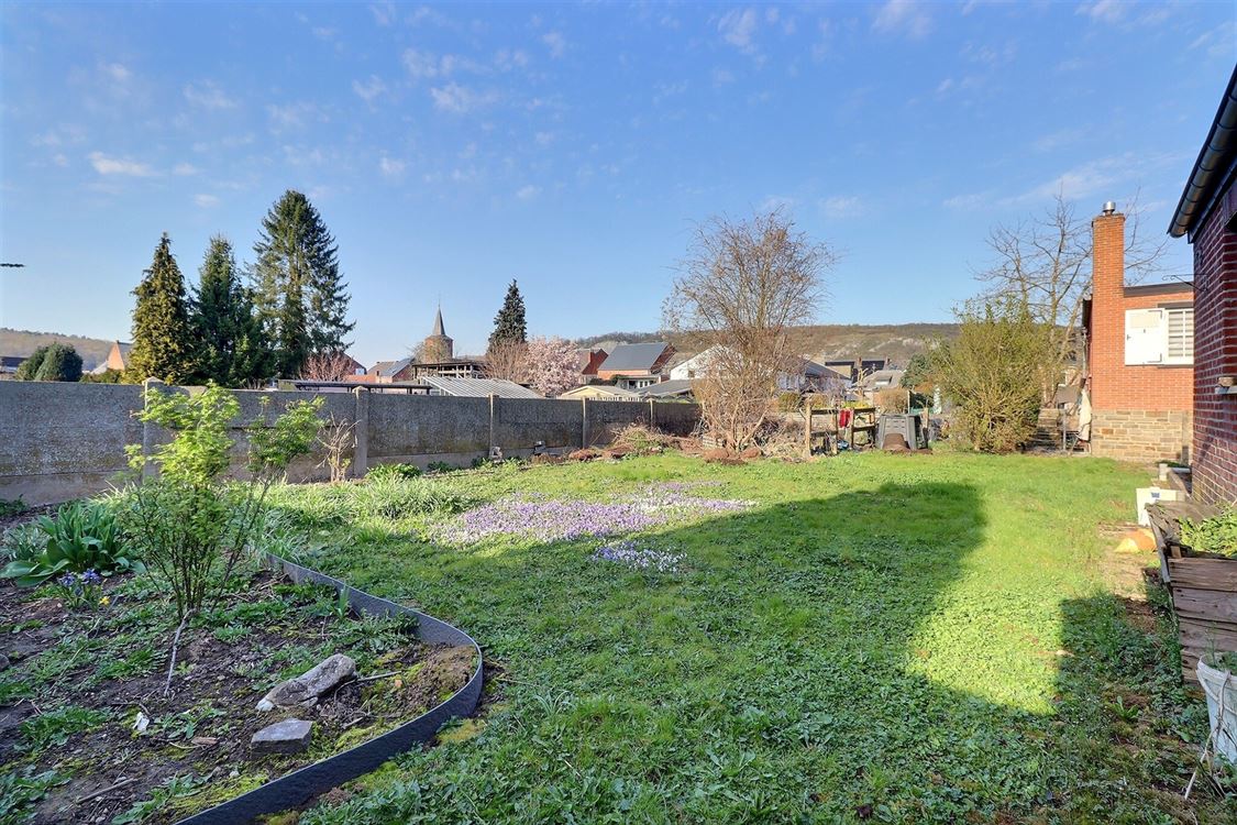 Villa/maison/ferme à ANHÉE (4 chambres)