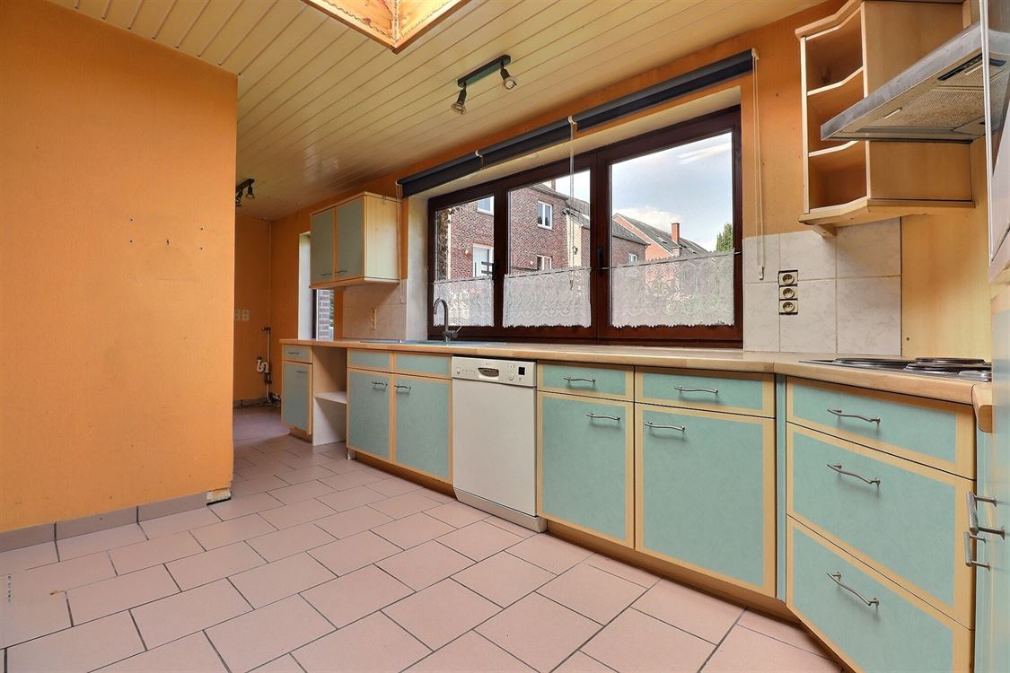 Villa/maison/ferme à ANHÉE (4 chambres)