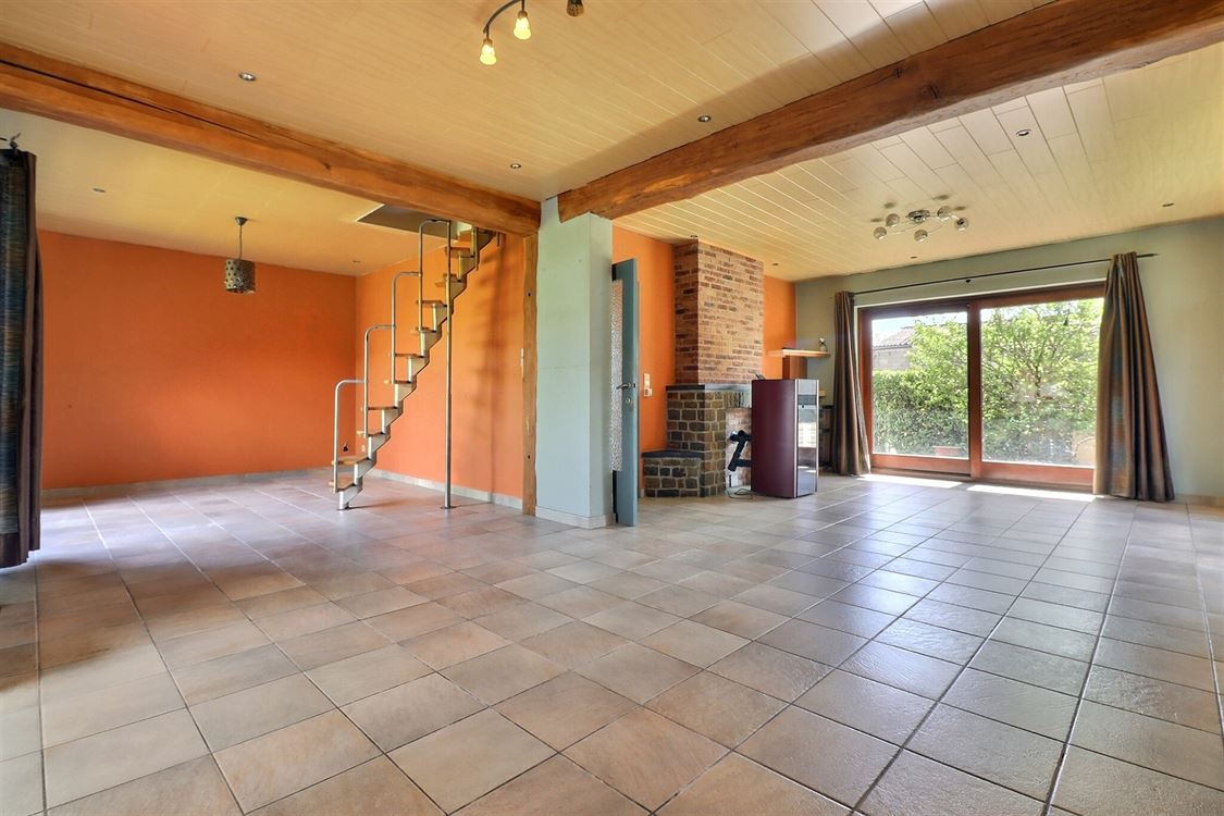 Villa/maison/ferme à ANHÉE (4 chambres)
