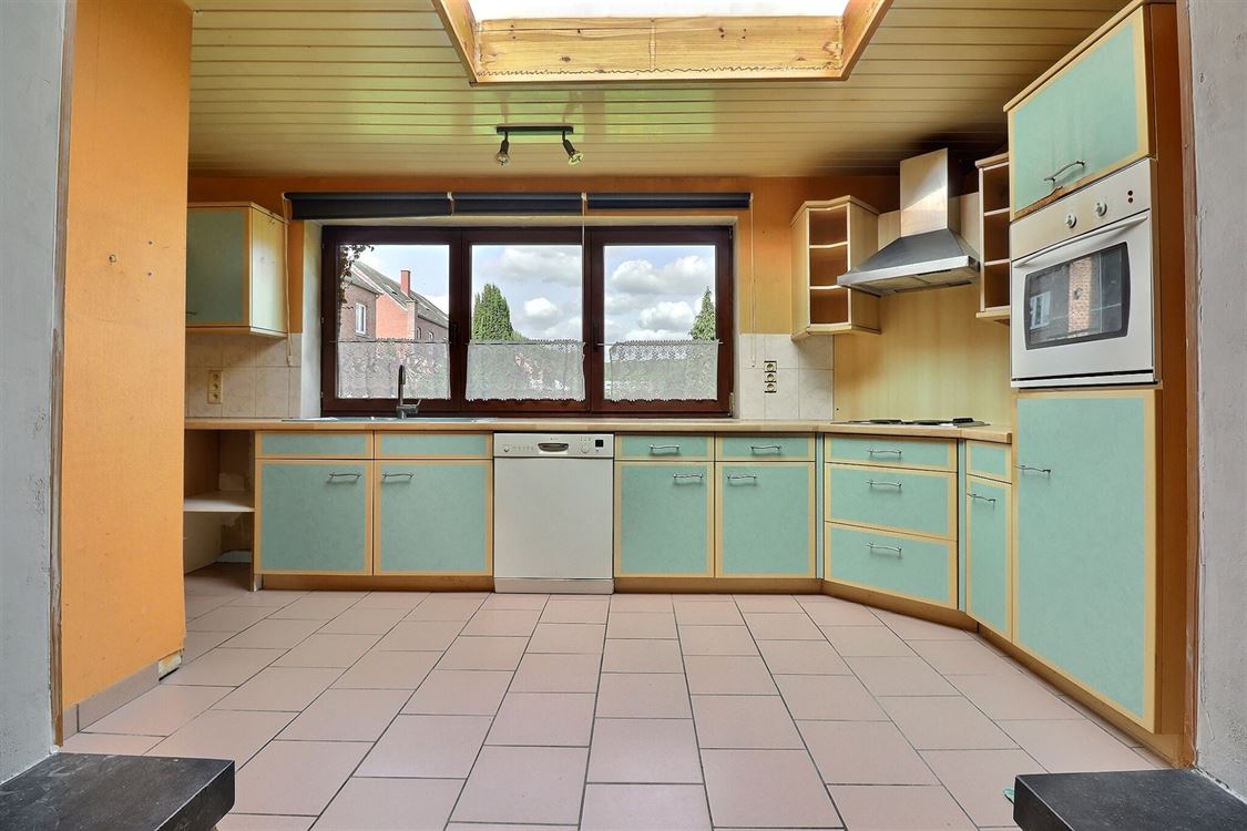Villa/maison/ferme à ANHÉE (4 chambres)