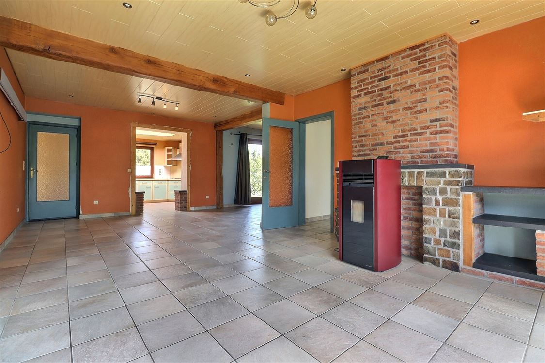Villa/maison/ferme à ANHÉE (4 chambres)