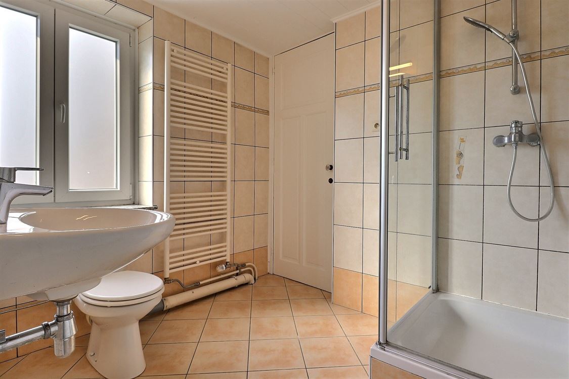 Villa/maison/ferme à PROFONDEVILLE (2 chambres)