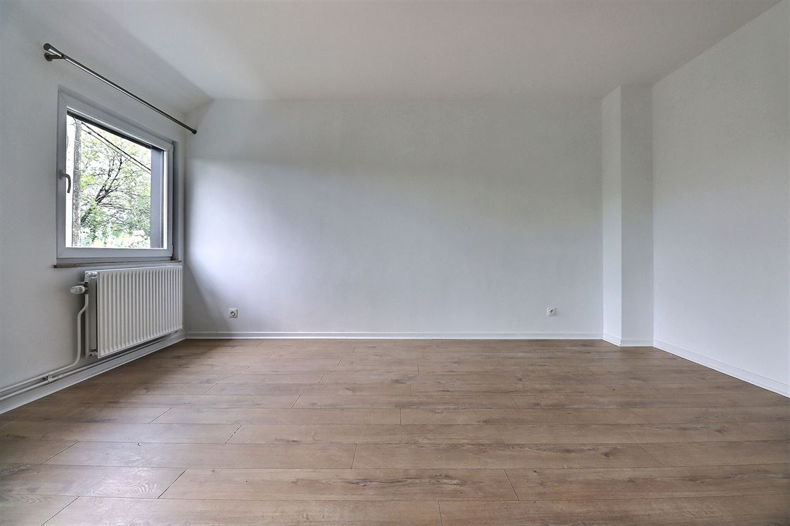 Villa/maison/ferme à Lesve (3 chambres)