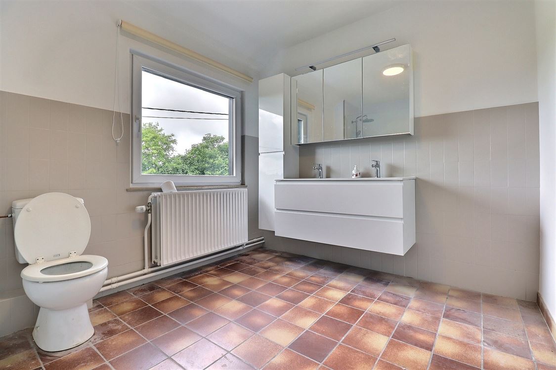 Villa/maison/ferme à Lesve (3 chambres)