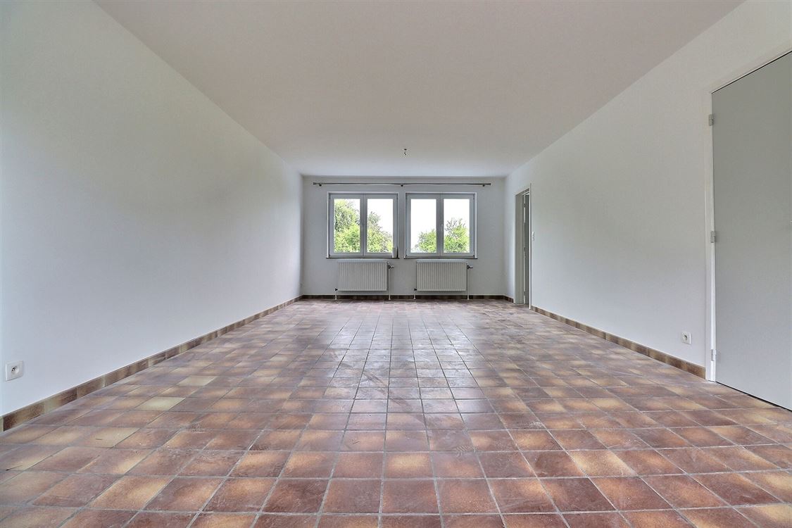 Villa/maison/ferme à Lesve (3 chambres)