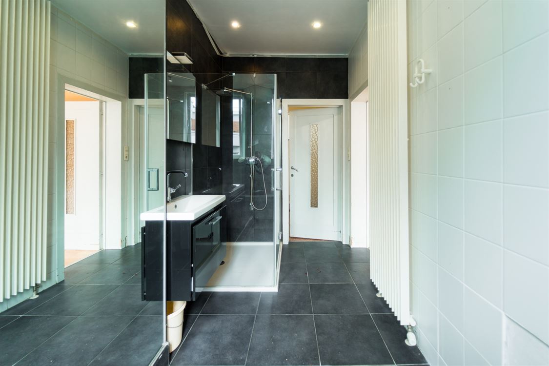 Villa/maison/ferme à JAMBES (2 chambres)