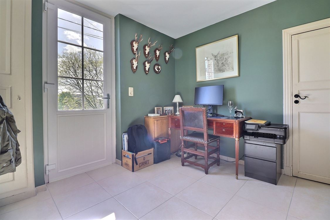 Villa/maison/ferme à MALONNE (6 chambres)