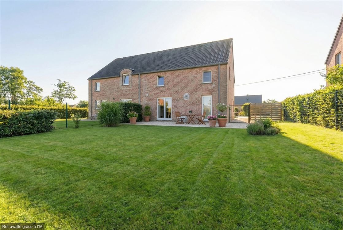 Villa/maison/ferme à Bois-De-Villers (3 chambres)