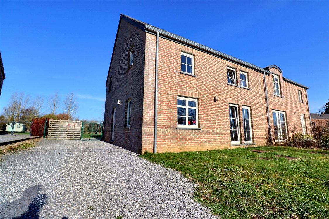 Villa/maison/ferme à Bois-De-Villers (3 chambres)