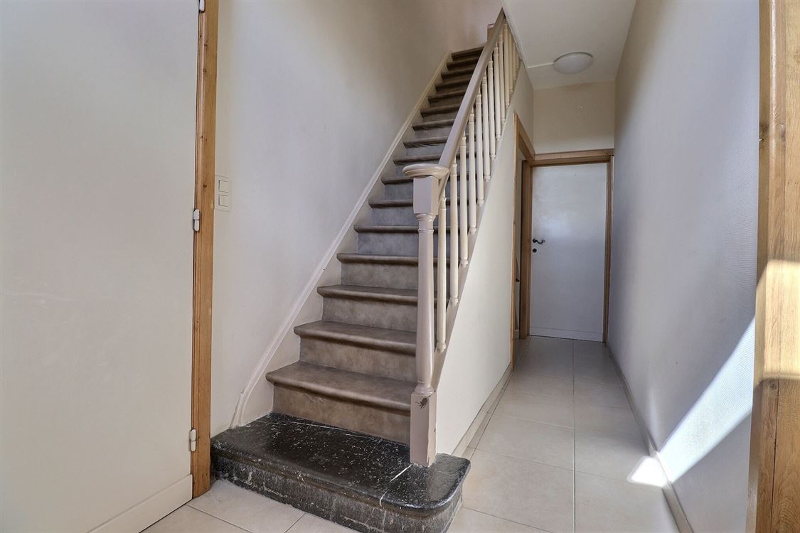 Villa/maison/ferme à MALONNE (6 chambres)