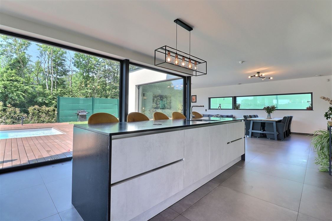 Villa/maison/ferme à CORROY-LE-CHÂTEAU (4 chambres)