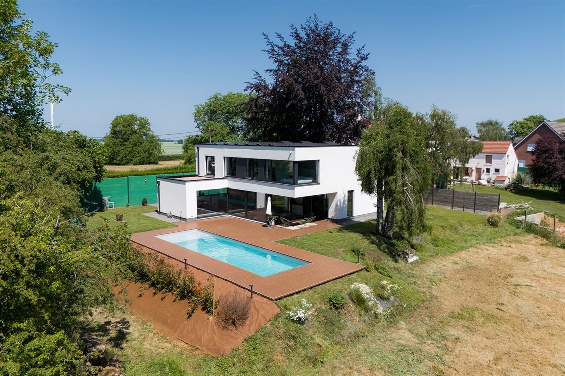 Villa/maison/ferme à CORROY-LE-CHÂTEAU (4 chambres)