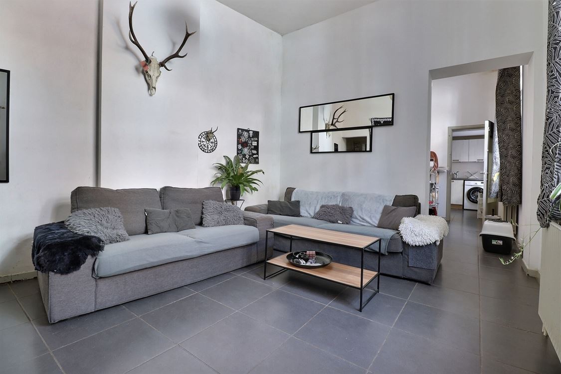 Villa/maison/ferme à JAMBES (2 chambres)