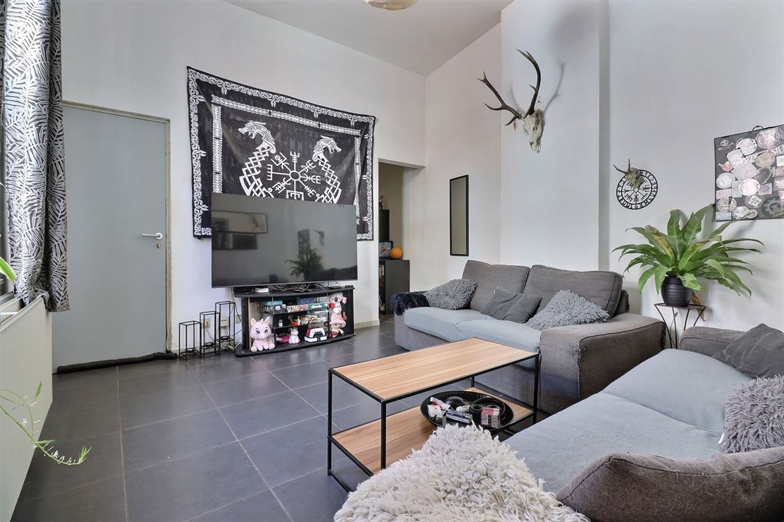 Villa/maison/ferme à JAMBES (2 chambres)