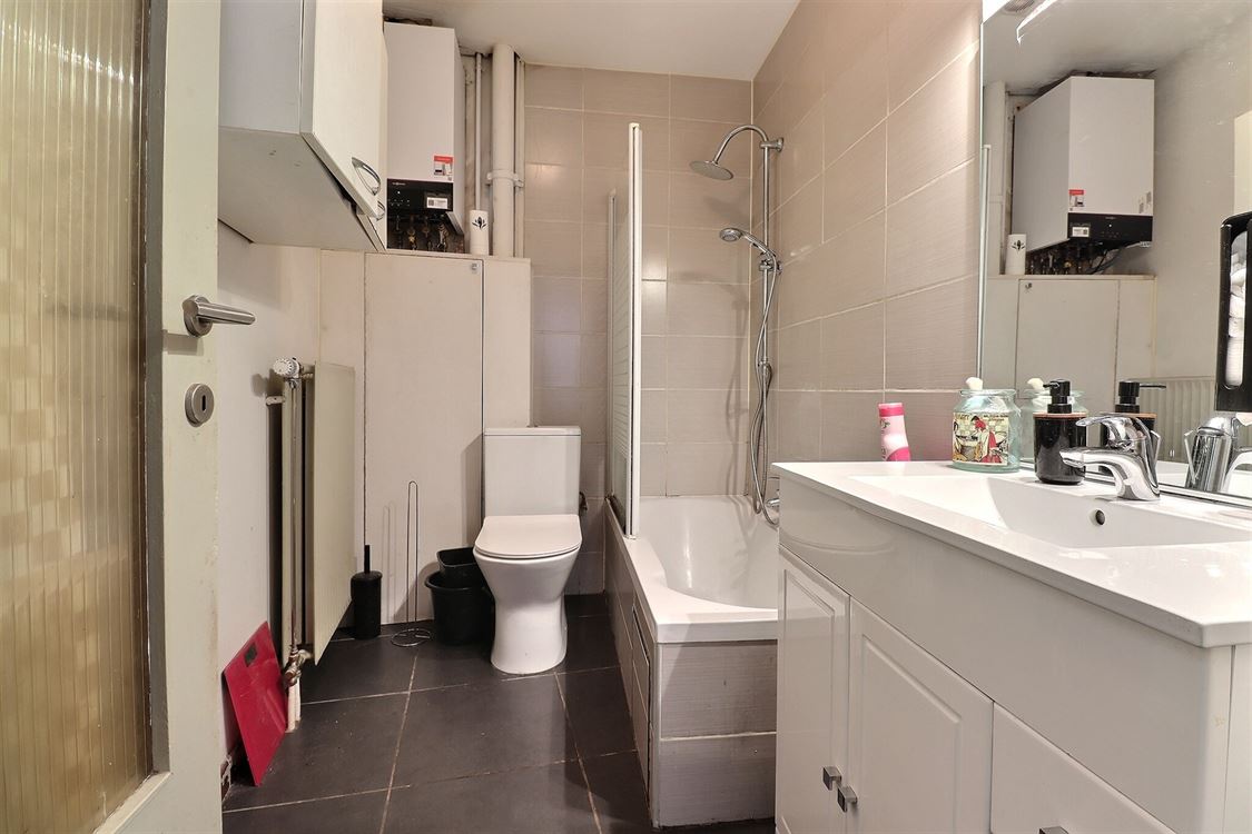 Villa/maison/ferme à JAMBES (2 chambres)