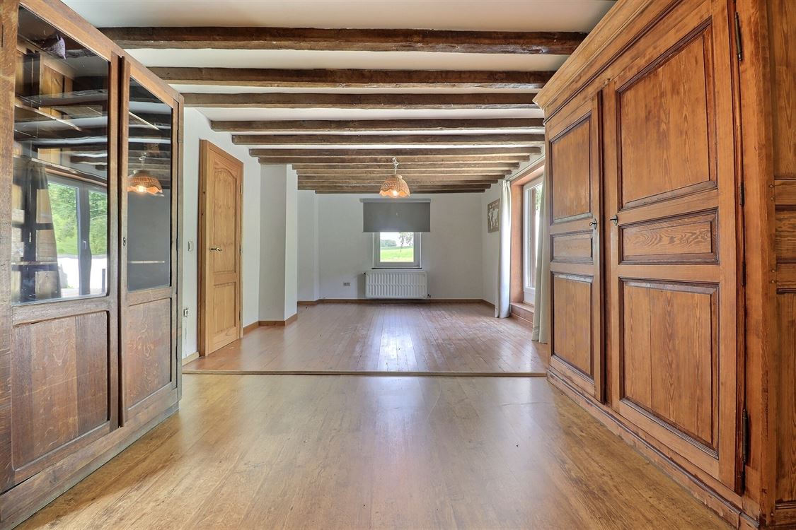 Villa/maison/ferme à FURNAUX (5 chambres)