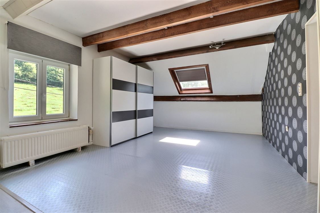 Villa/maison/ferme à FURNAUX (5 chambres)