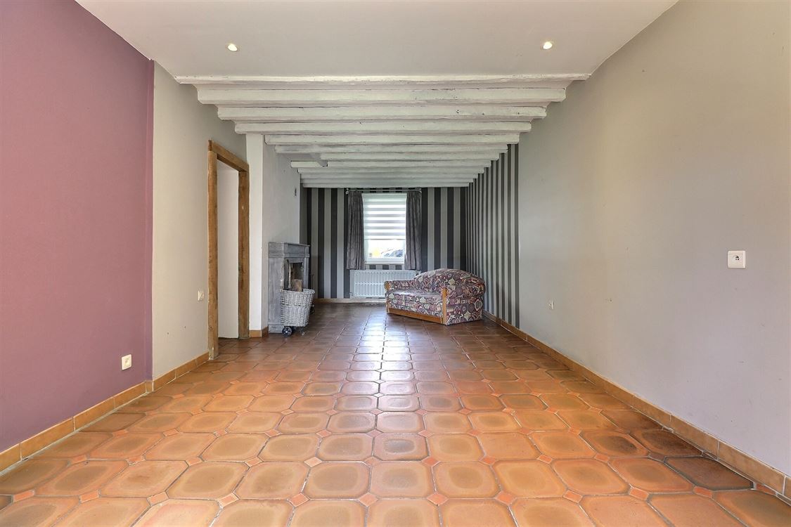 Villa/maison/ferme à FURNAUX (5 chambres)